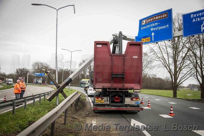 Mediaterplaatse ongeval vrachtwagen ramt constructie 21022020 Image00008