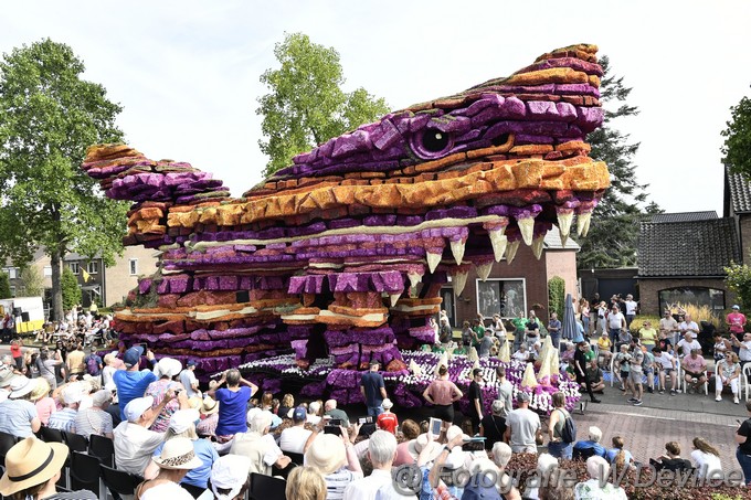 Mediaterplaatse bloemencorso zundert 04092022Image00042