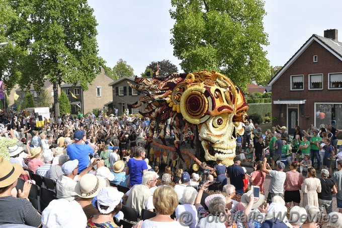 Mediaterplaatse bloemencorso zundert 04092022Image00068