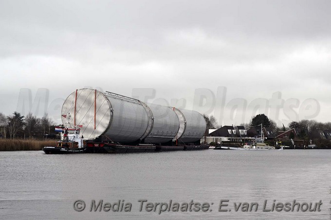 Mediaterplaats.sLeepboot zinkt leimuiden 1312017 Image00001