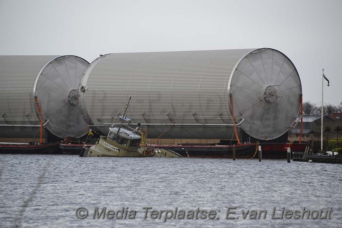 Mediaterplaats.sLeepboot zinkt leimuiden 1312017 Image00012