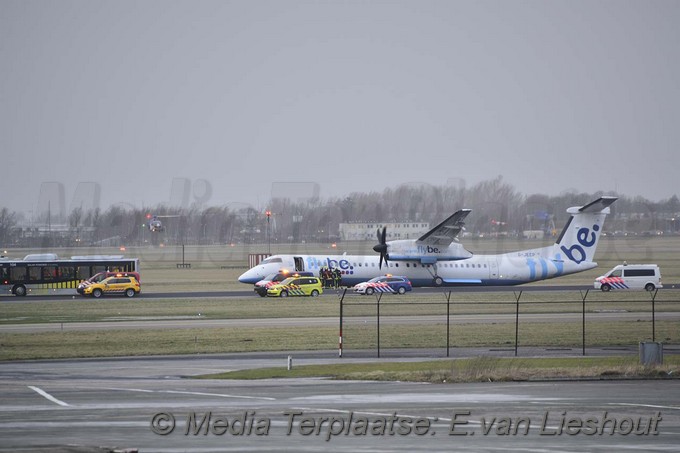 Mediaterplaatse vliegtuig landing schiphol 23022017 Image00004