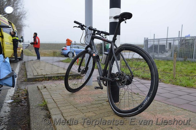 Mediaterplaatse ongeval lijnden fietser auto 10122016 Image00001