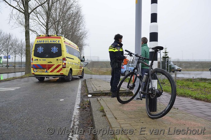 Mediaterplaatse ongeval lijnden fietser auto 10122016 Image00003